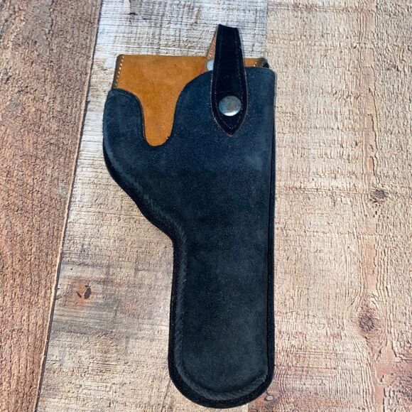 Leather Holster Medium Frame Revolver Holster Black - Picture 2 of 8